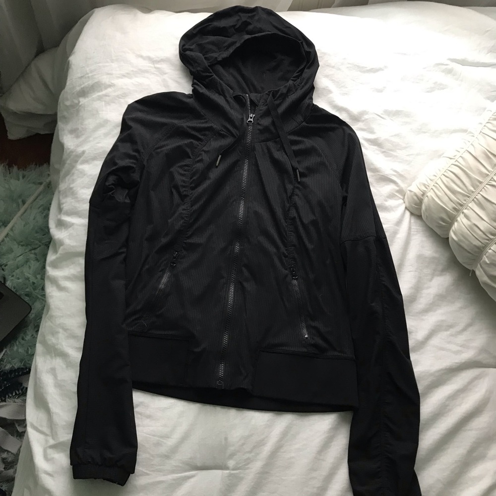 Lululemon jacket 🍋